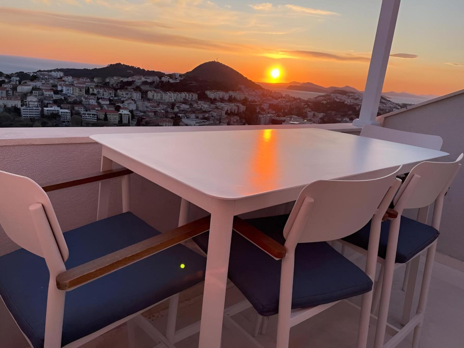 Apartman Breathtaking Sea View Near The Old